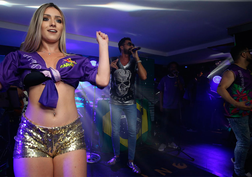 Latino agita o início do Carnaval do Rio de Janeiro