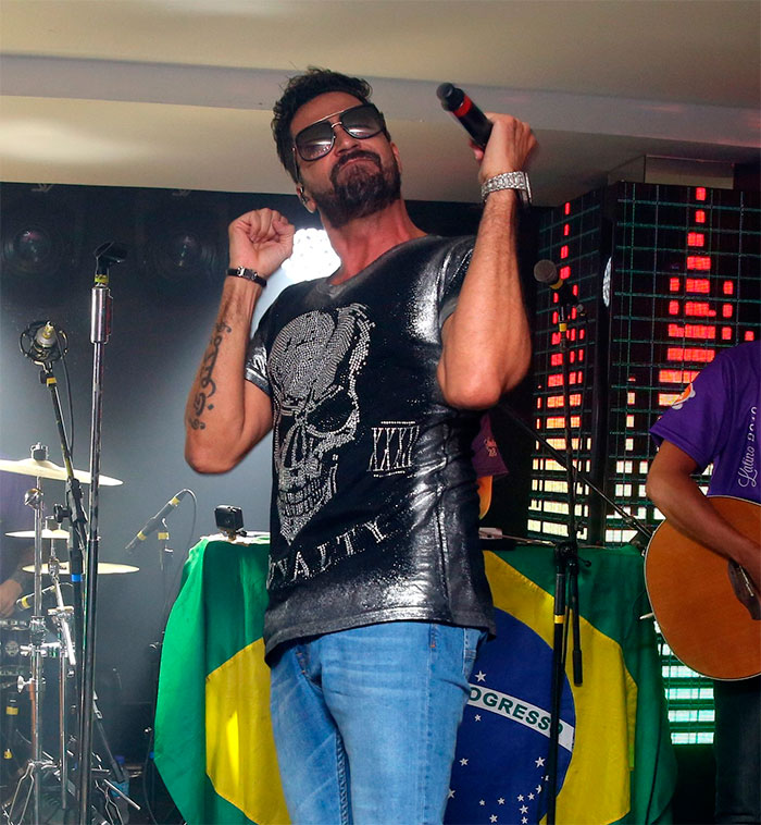 Latino agita o início do Carnaval do Rio de Janeiro