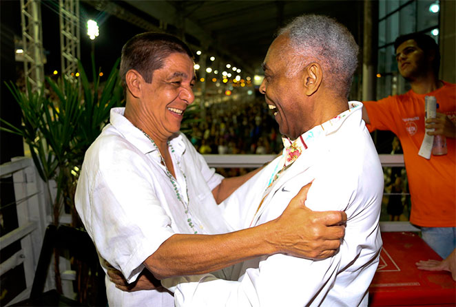 Ao lado de Gilberto Gil, Zeca Pagodinho curte Carnaval de SP