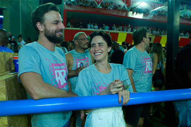 Cássio Reis e Fernanda Vasconcellos conferem desfiles no Rio