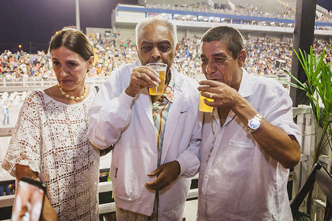 Gilberto Gil, Zeca Pagodinho curtem Camarote Bar Brahma