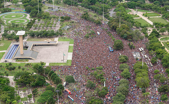 João Bosco e Vinícius agitam o Rio de Janeiro com Bloco