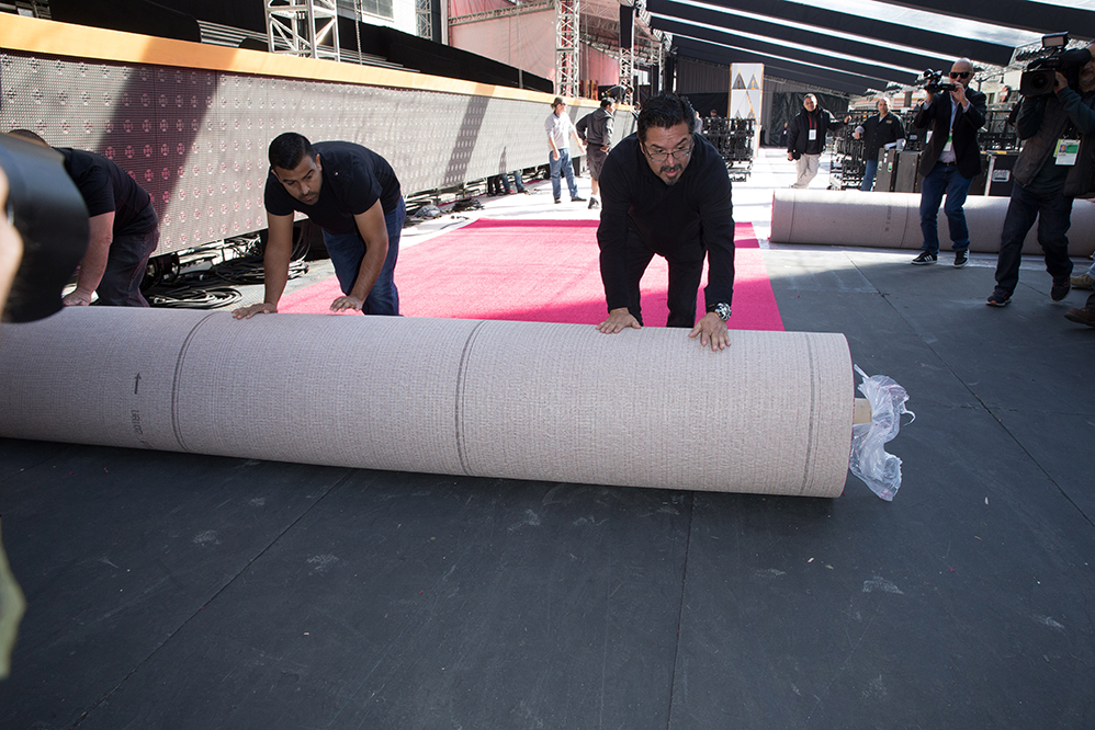 O famoso tapete vermelho do Oscar já foi estendido