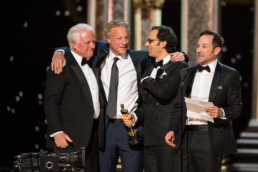 Jim Swartz, David Fialkow, Dan Cogan e Bryan Fogel receberam o Oscar  de melhor documentário pelo trabalho em Icaro durante a transmissão da gesta do Oscars no Dolby® Theatre em Hollywood, Califórnia, no domingo, 4 de março de 2018.