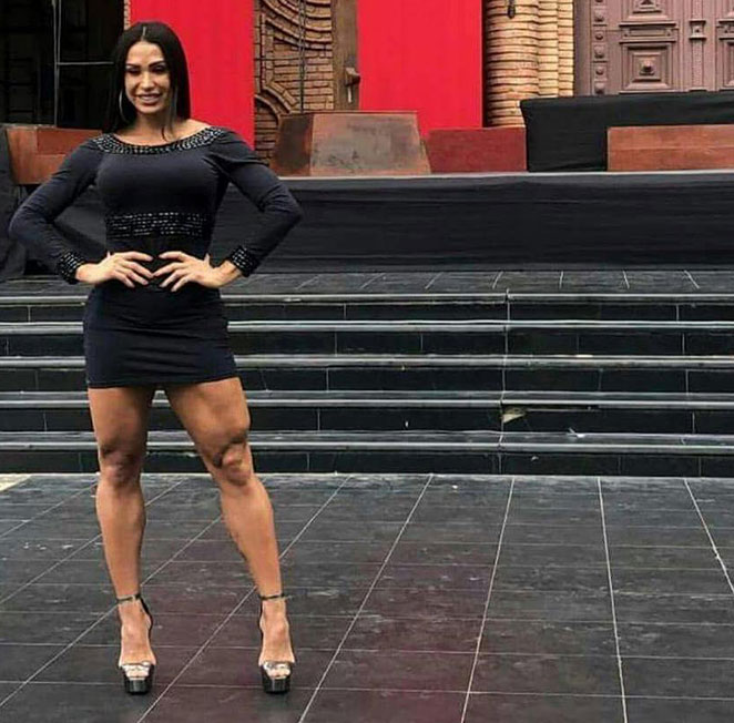 Gracyanne Barbosa arrasa com suas curvas na Bolívia