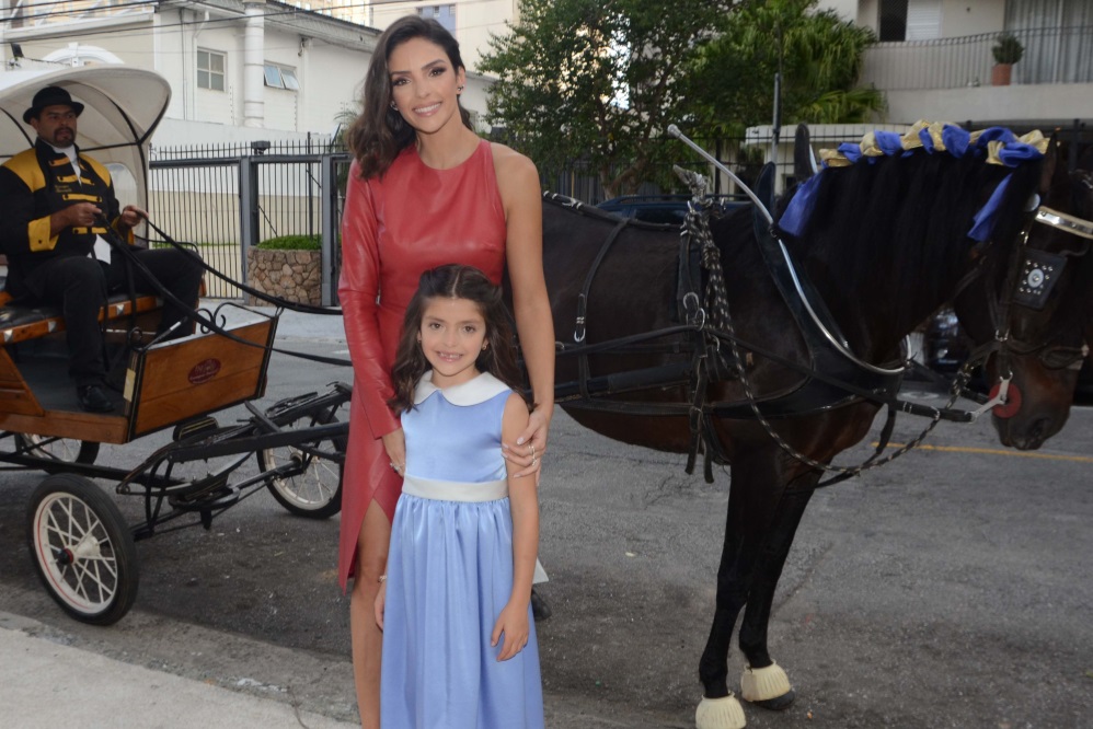 Carol  Celico celebra aniversário da filha caçula