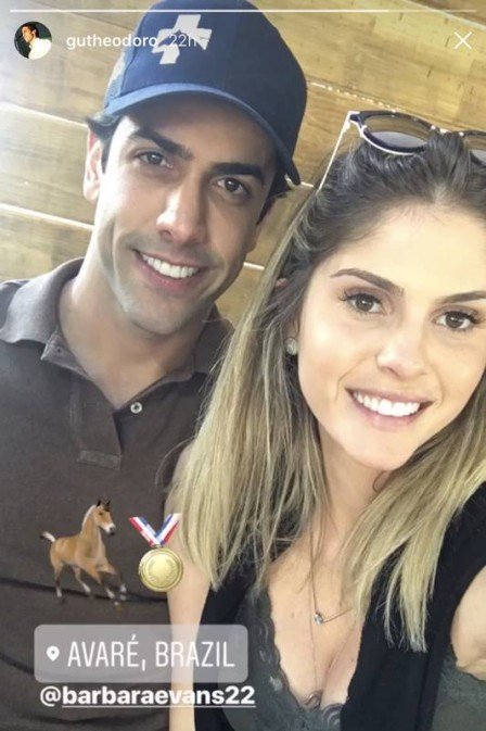 Bárbara Evans comemora vitória do namorado em competição de laço