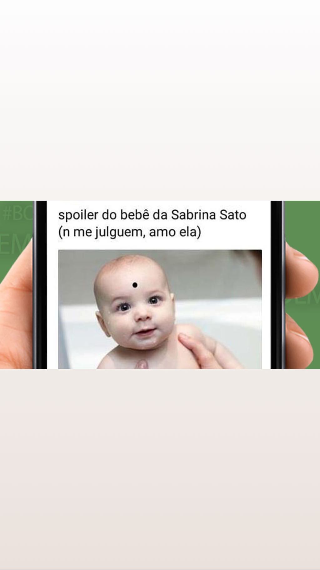 Grávida, Sabrina Sato se diverte com 'meme de seu filho'