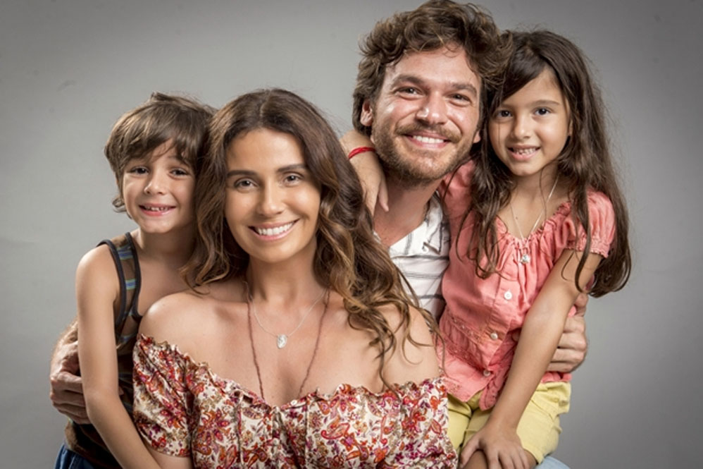 Ícaro (Thales Miranda), Luzia ( Giovanna Antonelli ), Beto ( Emilio Dantas ) e Manuela (Rafaela Brasil)