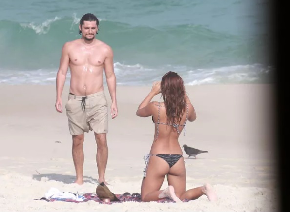 Bruno e Yanna em praia no Rio de Janeiro