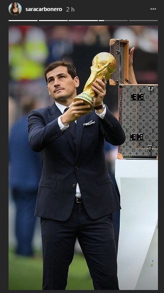 Iker Casillas foi responsável por levar a taça para o estádio em Moscou