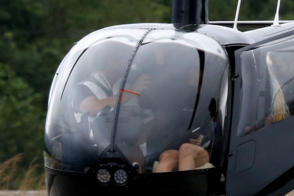 Lauren Jauregui se aventura em passeio de helicóptero