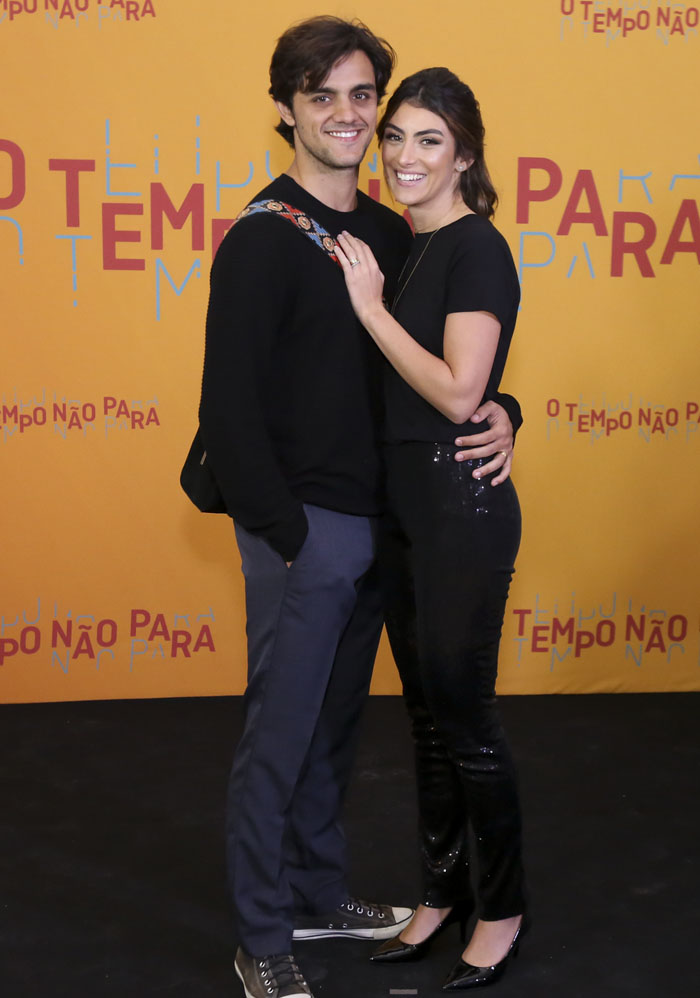 Felipe Simas e Mariana Uhlmann