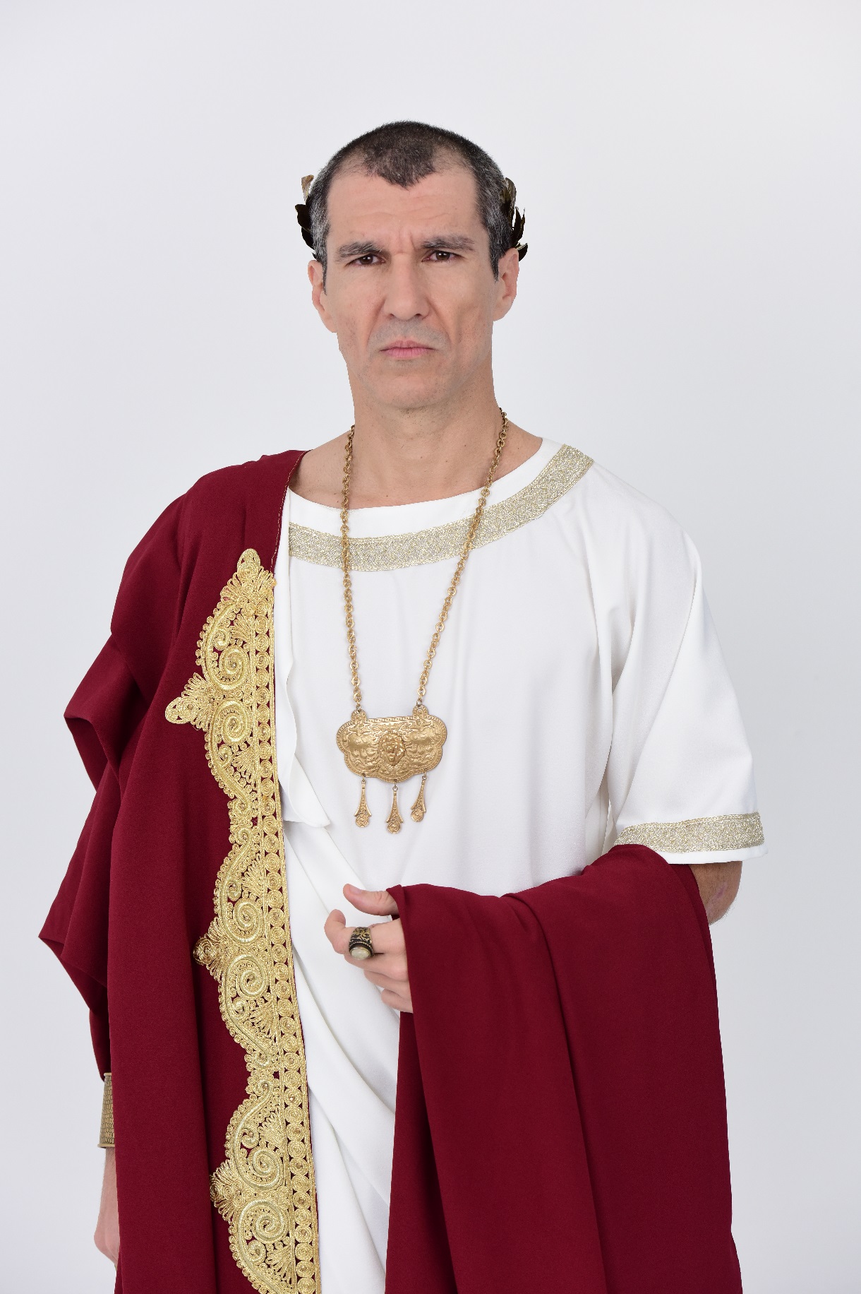 Nicola Siri como Pôncio Pilatos