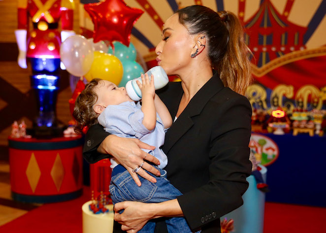 Sabrina Sato e João, filho do assistente pessoal e amigo, Ronny Macedo, e Alex Dias