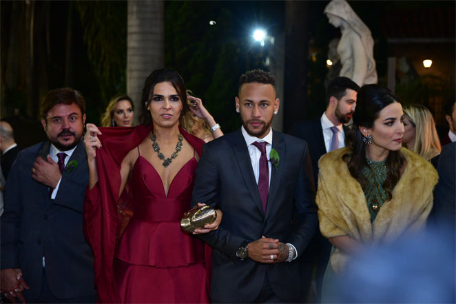 Neymar é padrinho de casamento em São Paulo
