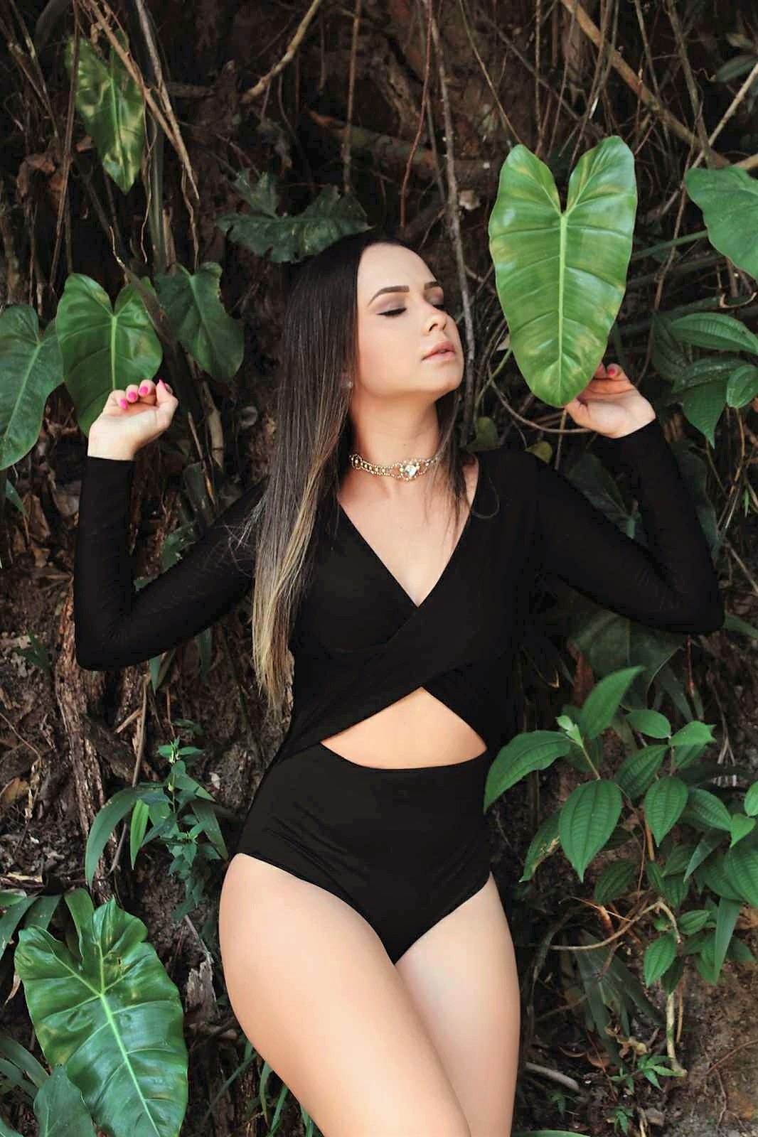 Luisa esbanjou sensualidade nos cliques