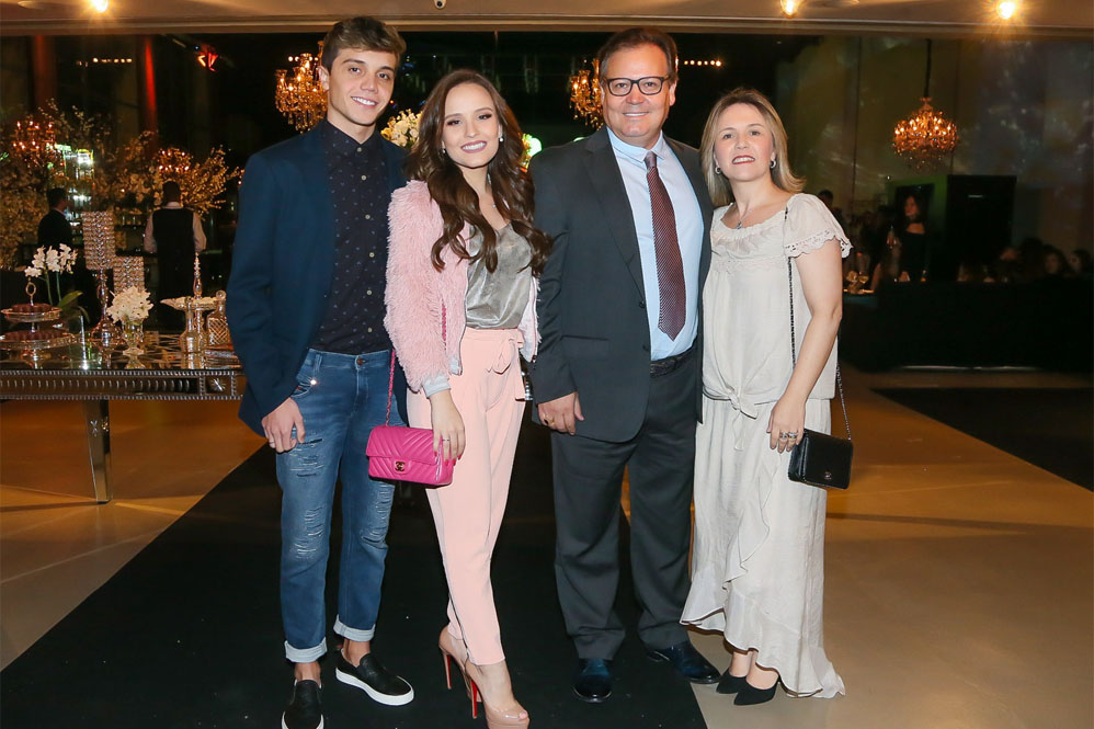 Celso Portiolli faz mega festa de 18 anos para a filha