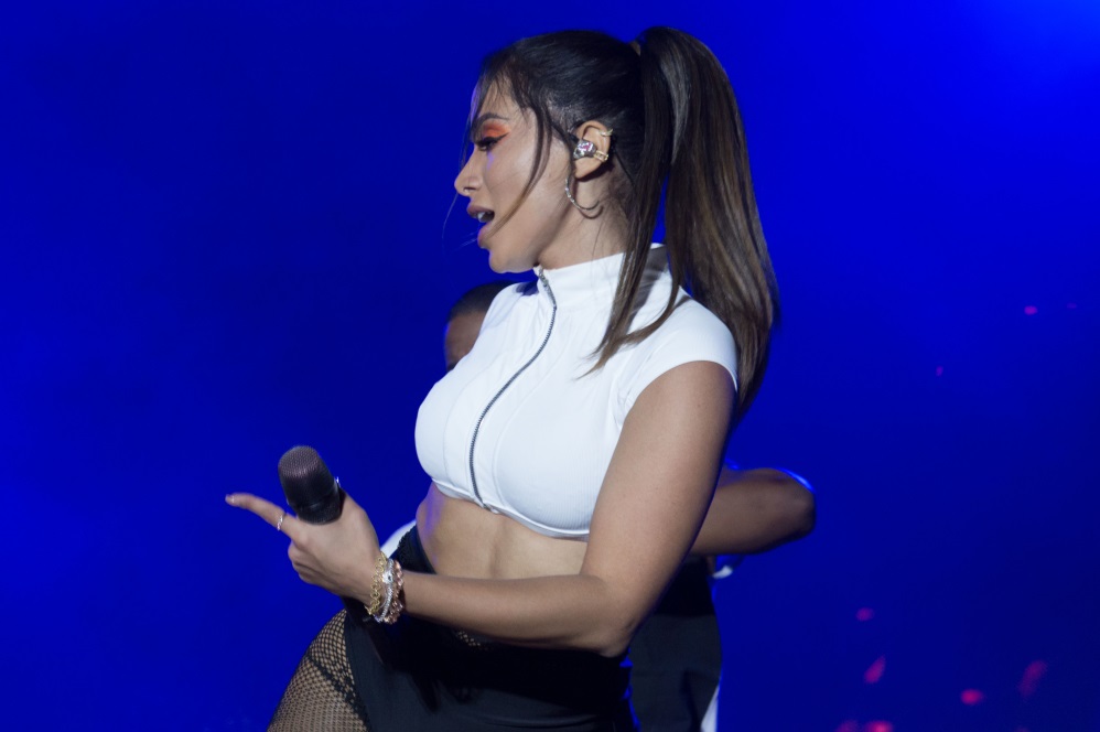 Anitta comanda show em Brasília