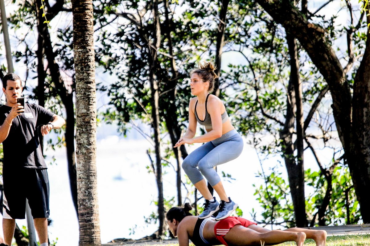 A bela se mostrou extremamente focada nos exercícios 