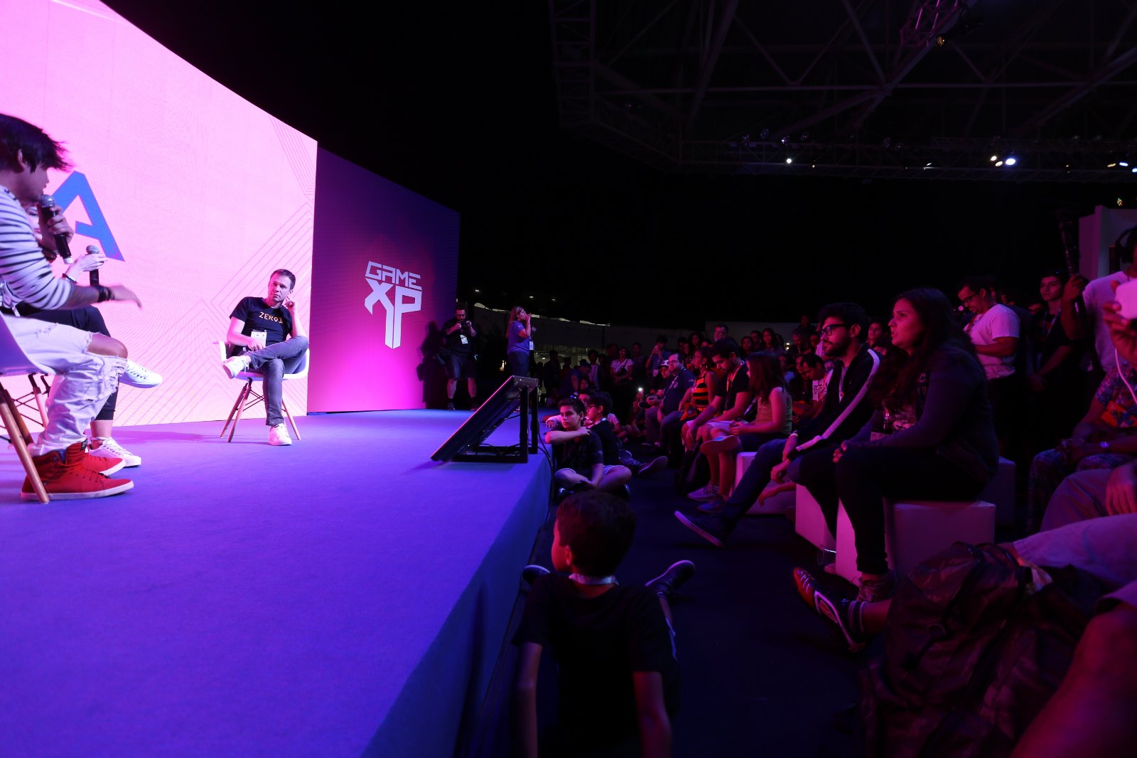 Apresentador global marcou presença na feira de games no Rio de Janeiro