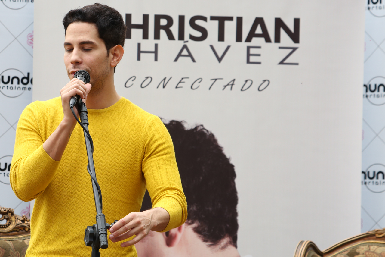 Christian Chavez fez uma coletiva para divulgar seu novo EP