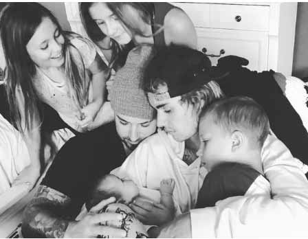 Família Bieber apareceu em um clique encantador nas redes sociais do pai