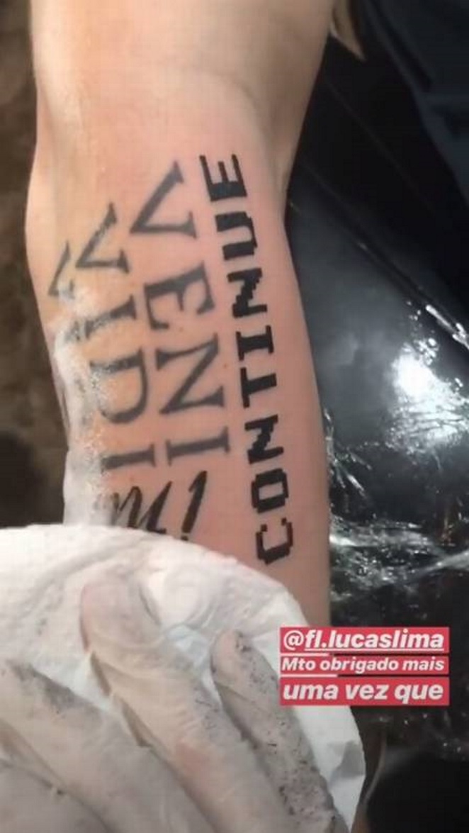 Lucas Lima exibe nova tatuagem