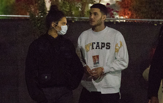 Com máscara, Kendall Jenner curte Festival com possível novo affair