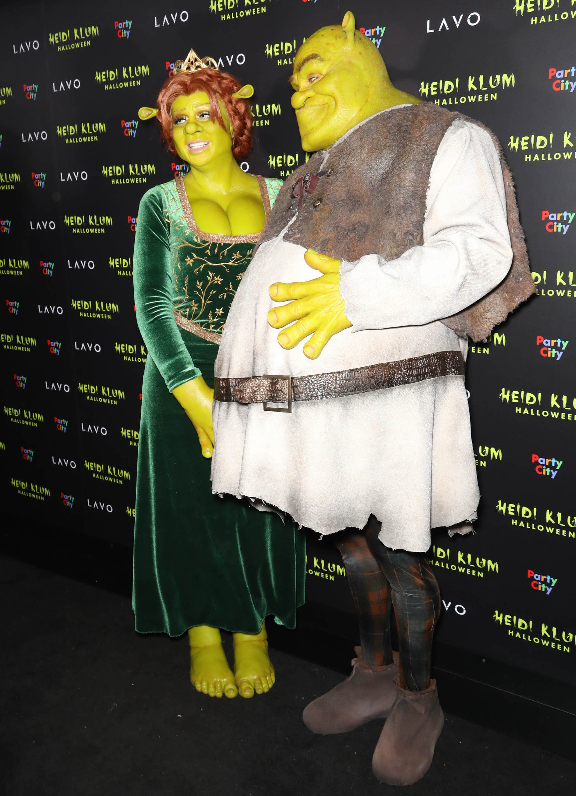 Heidi Klum e namorado se transformam em Shrek e Fiona