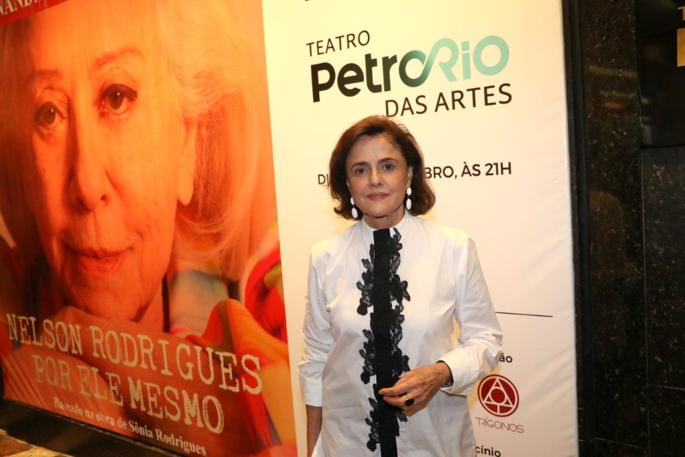 Famosos prestigiam peça de Fernanda Montenegro