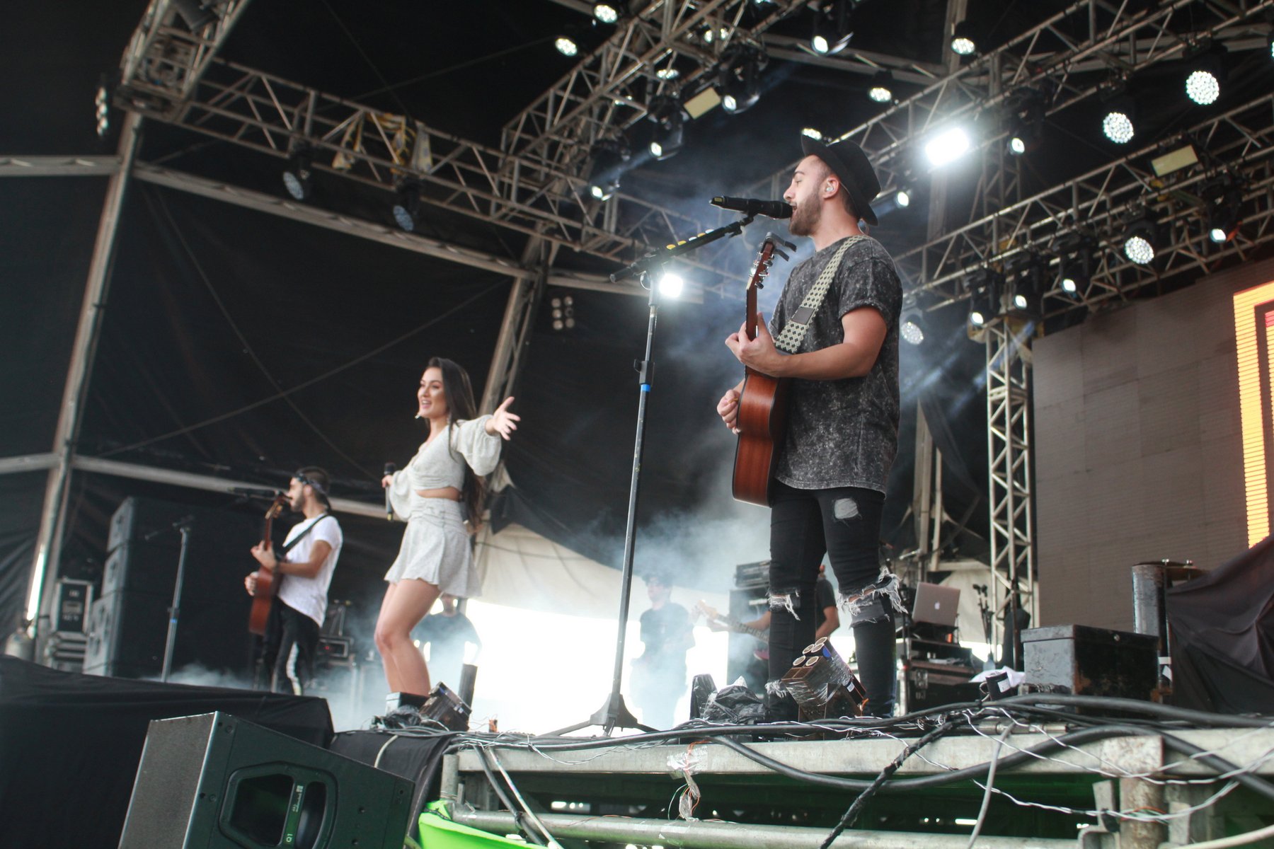 Luan Santana e Ludmilla agitam festival em Niterói 