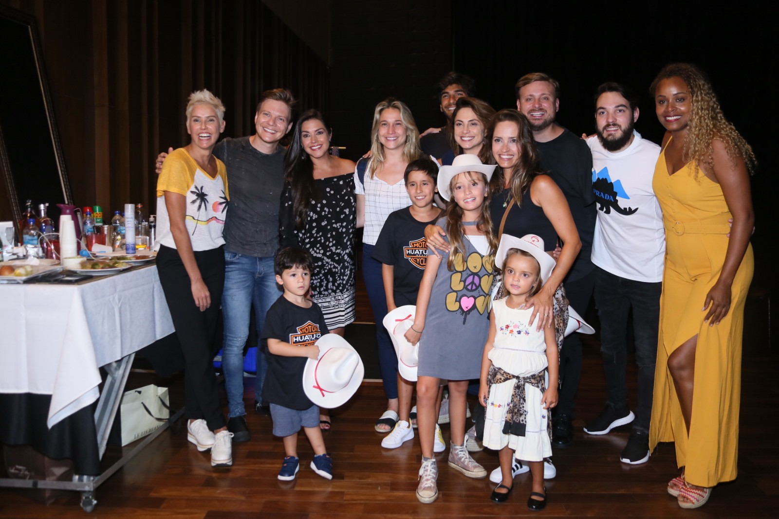 Famosos prestigiam o musical Bem Sertanejo de Michel Teló