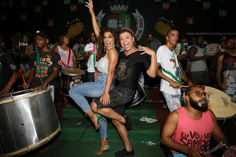 Juliana Paes samba com David Brazil no ensaio da Grande Rio