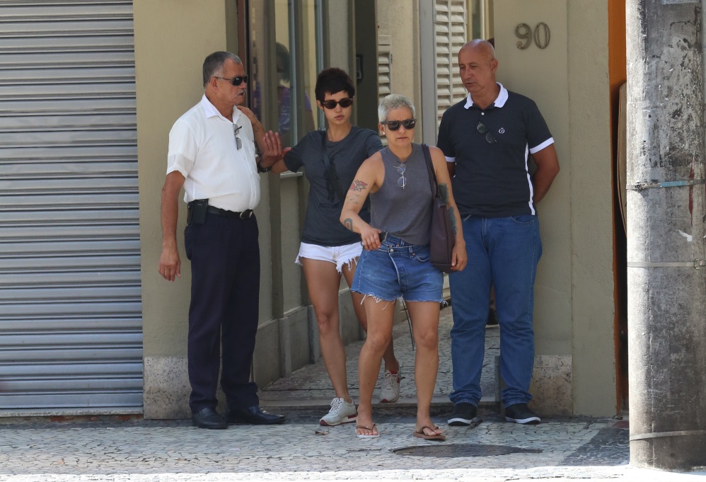 Nanda Costa e Lan Lanh curtem tarde juntas