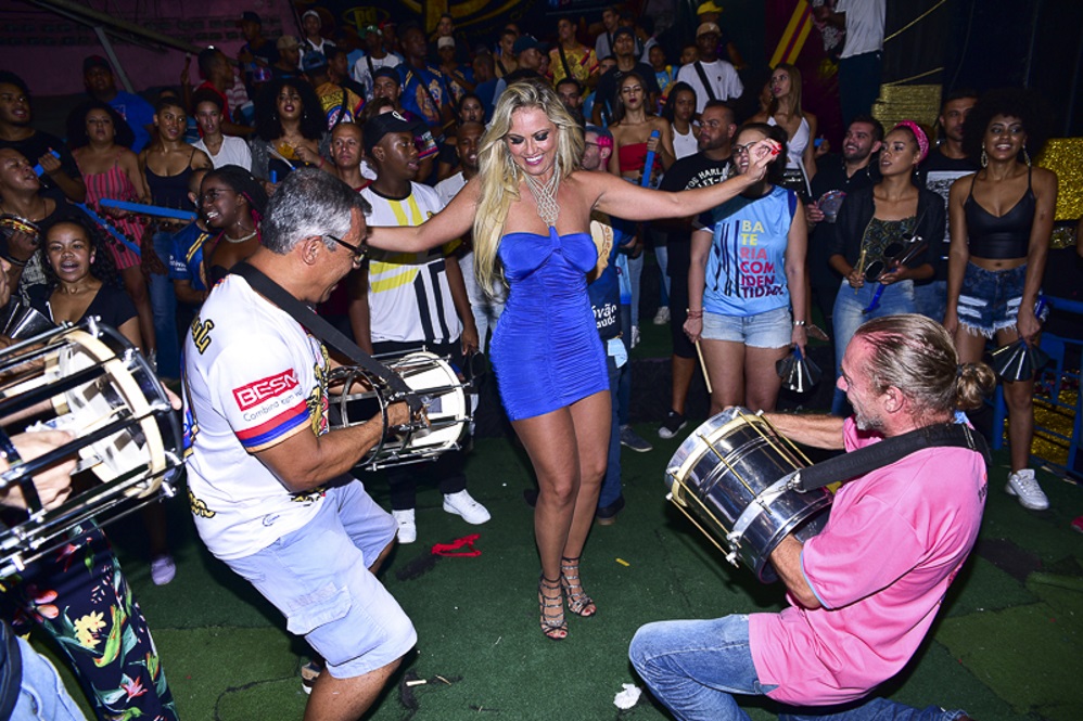 Ellen Rocche brilha no último ensaio da Rosas de Ouro