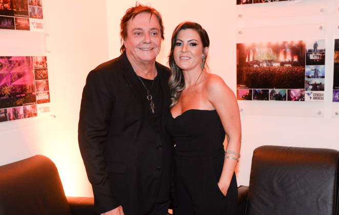 Fábio Jr recebe esposa Maria Fernanda em seu show em São Paulo