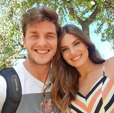 Klebber Toledo e Camila Queiroz