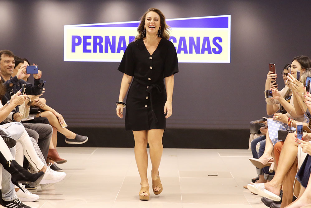 Paolla Oliveira arrasa na passarela em lançamento de coleção da Loja Pernambucanas