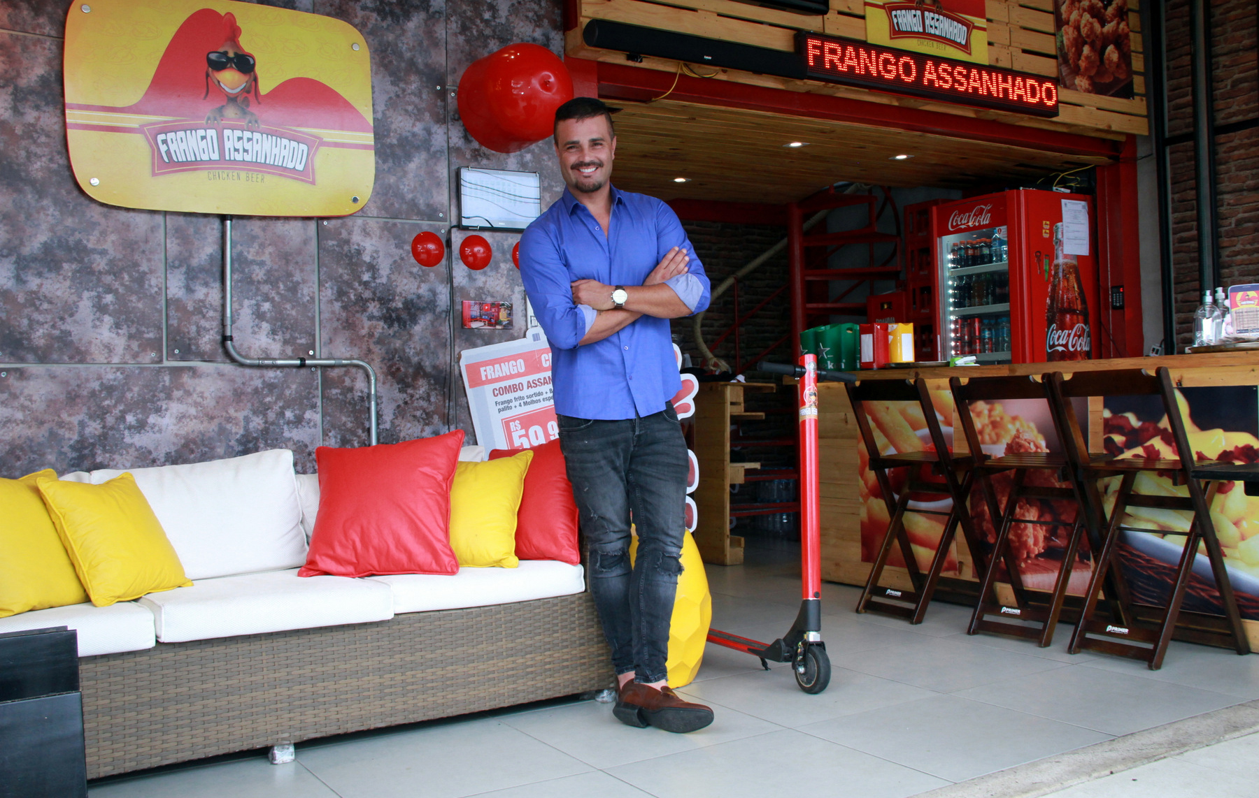 O ator e apresentador Rodrigo Phavanello faz sucesso com seu restaurante 