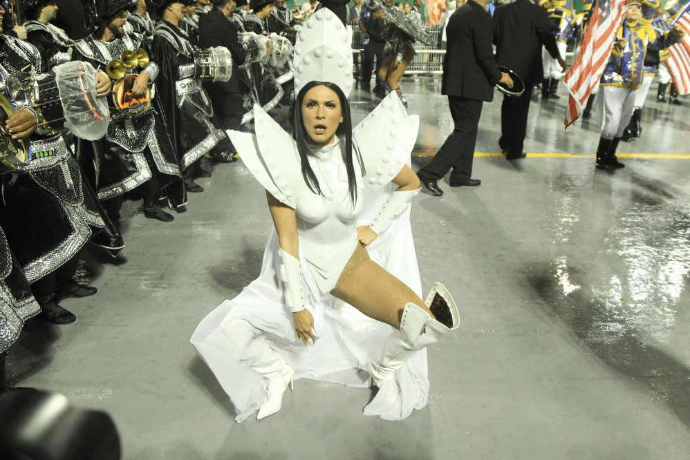  Lívia Andrade brilha no Carnaval de São Paulo