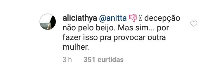 Uma seguidora do jornalista criticou a atitude de Anitta