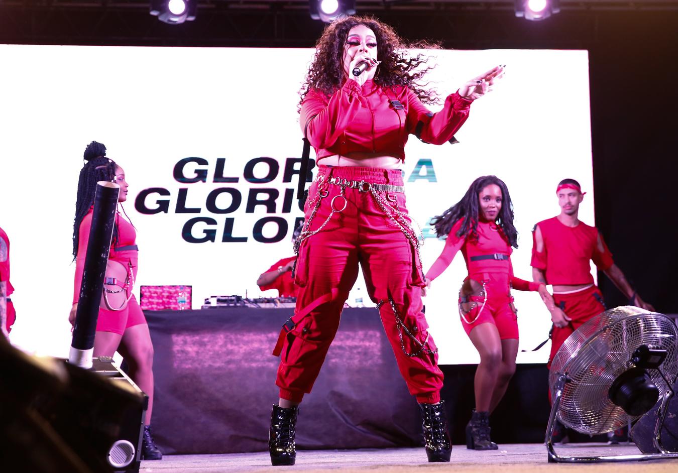 Gloria Groove agitou o público com seus hits e muita dança