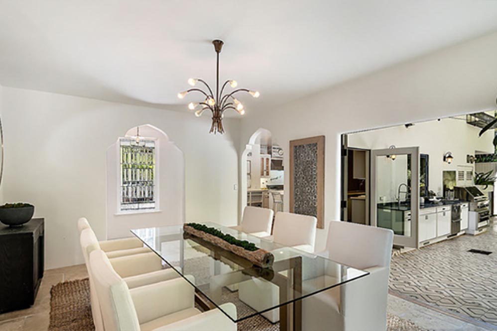 Fotos da mansão de R$ 23 milhões de Jessica Alba, que está à venda