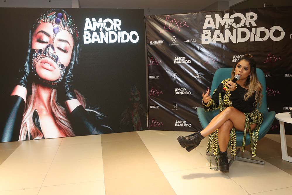 Lexa faz coletiva de imprensa para lançar clipe Amor Bandido