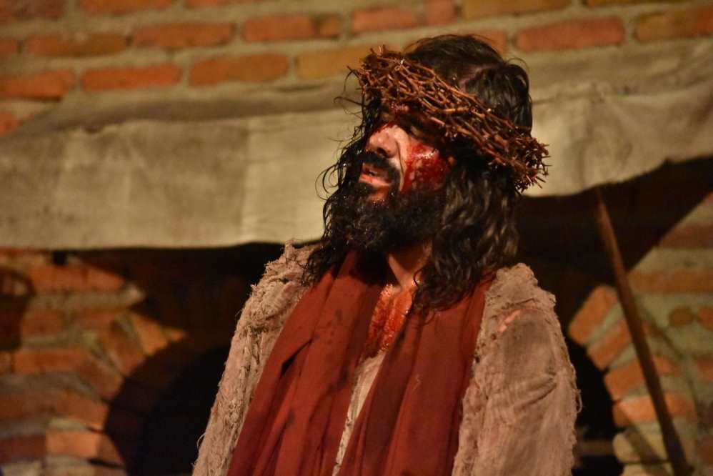 Juliano Cazarré emociona como de Jesus na Paixão de Cristo