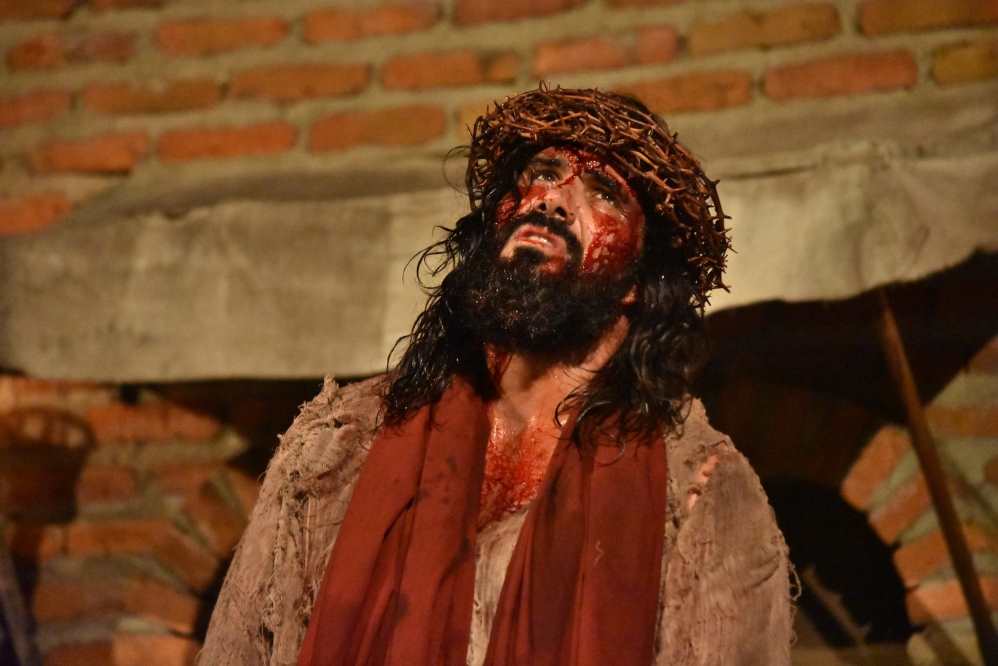 Juliano Cazarré emociona como de Jesus na Paixão de Cristo