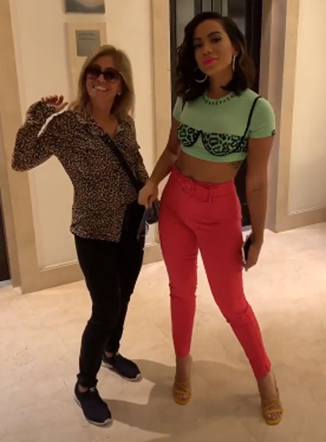 Anitta e a mãe Miriam