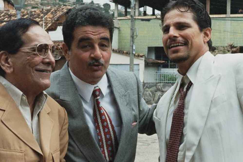 Lúcio Mauro en=m cena de Dona Flor e Seus Dois Maridos, junto com Otávio Augusto e Edson Celulari (1988)