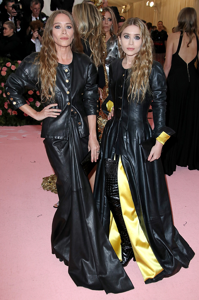 Mary-Kate e Ashley Olsen surpreendem fãs no MET Gala